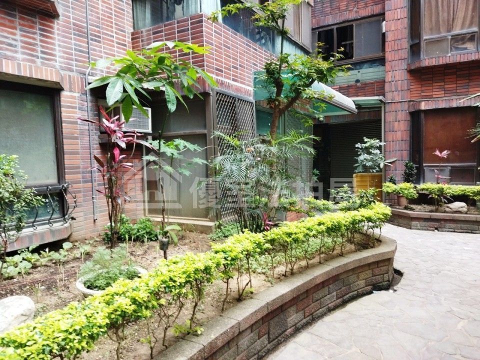 Uhomes
