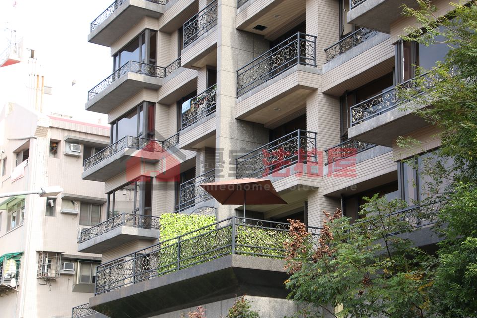 Uhomes
